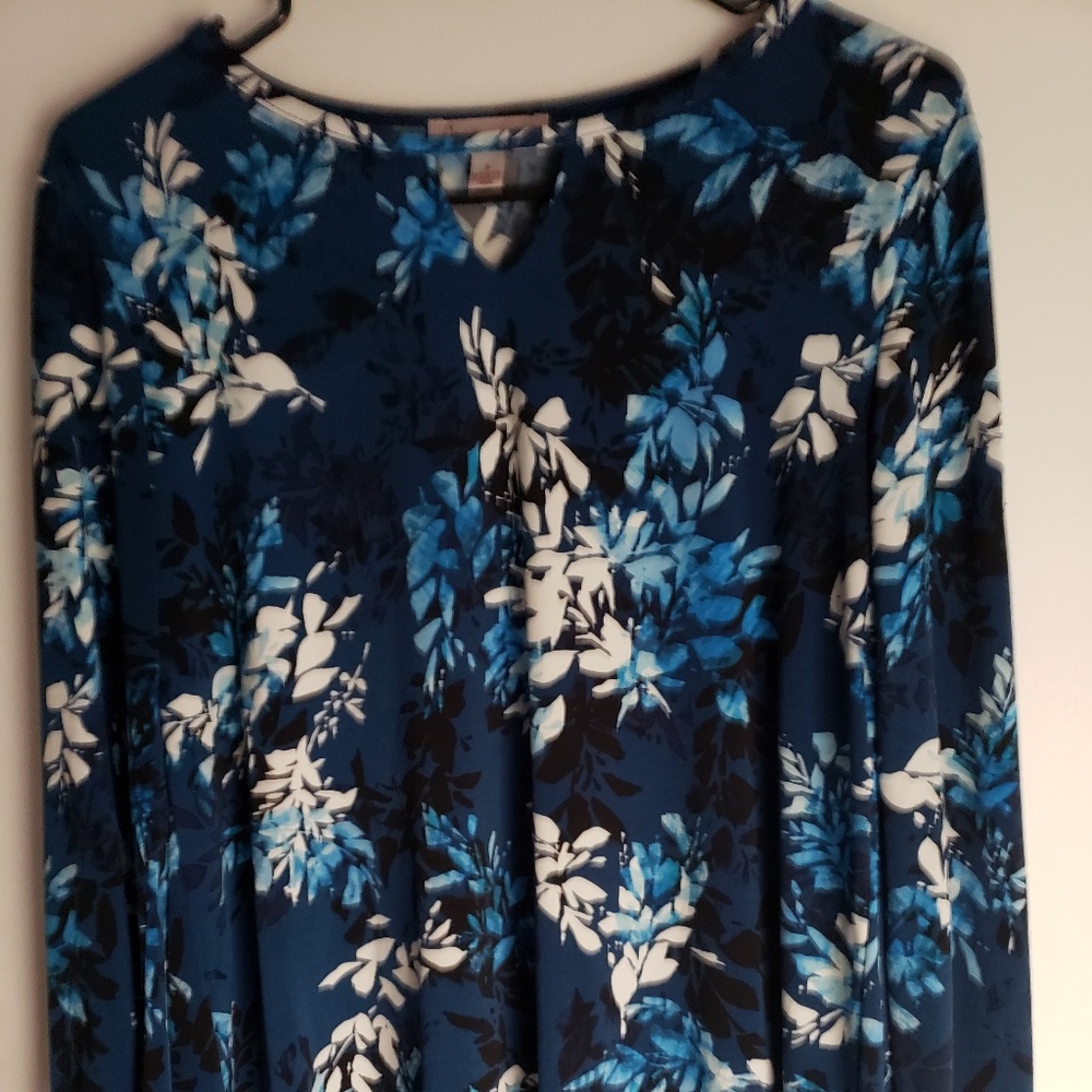 V-Detailed Blouse
